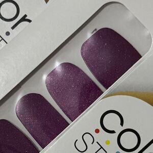 New Color Street “New York Minute” Sophisticated Shimmer Berry Shade Nail Strips